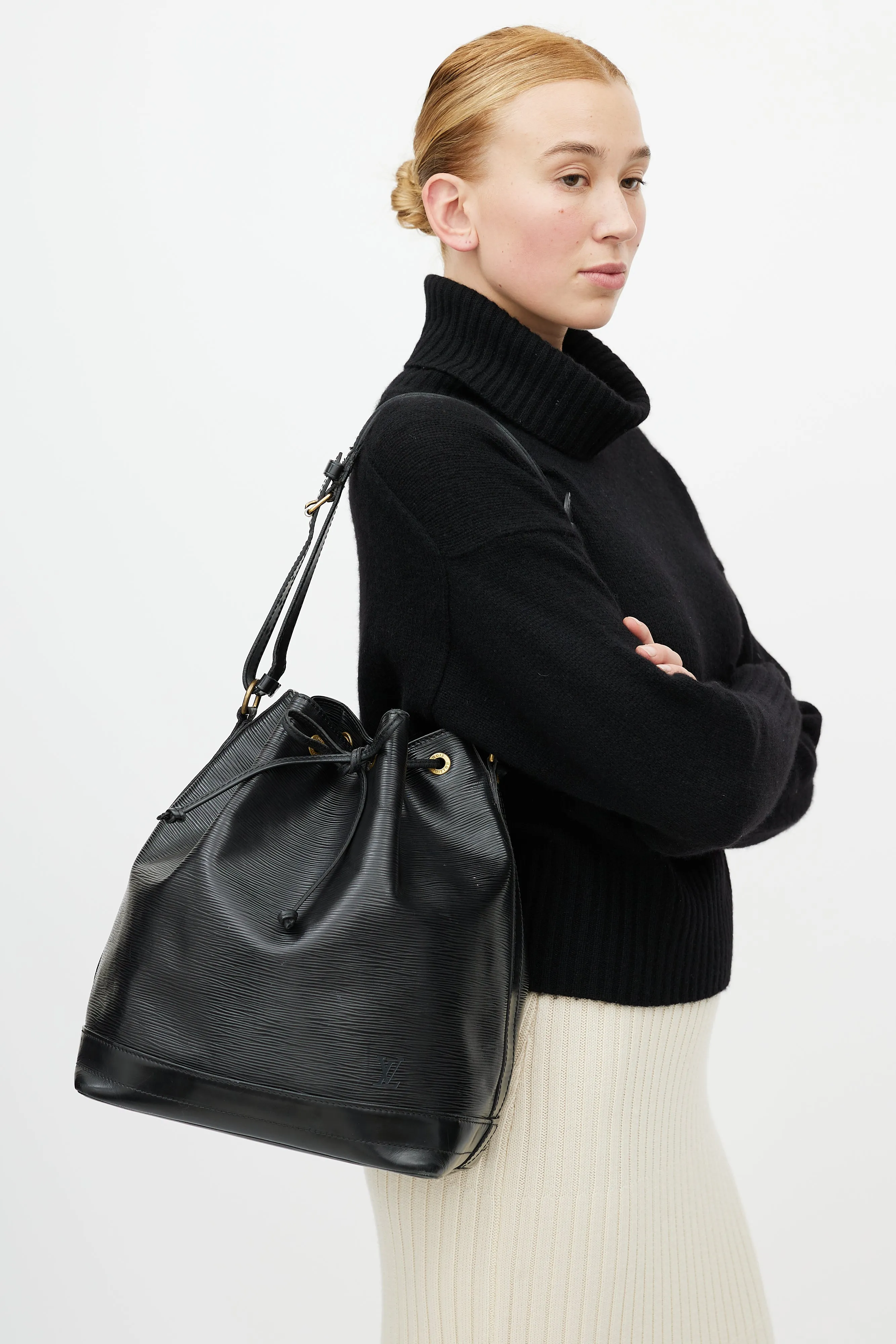 Black NéoNoé MM Epi Bucket Bag