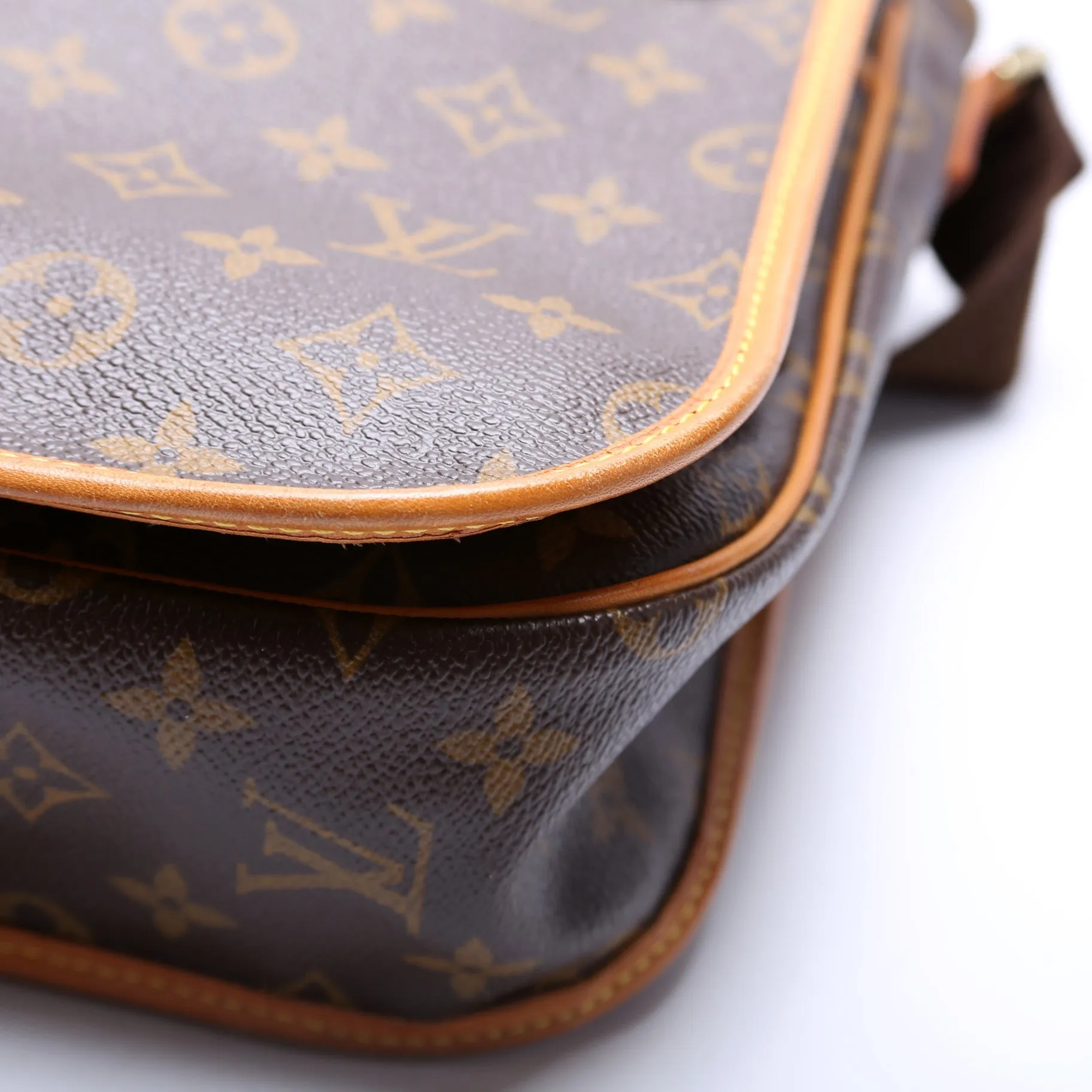 Bosphore Messenger GM Monogram
