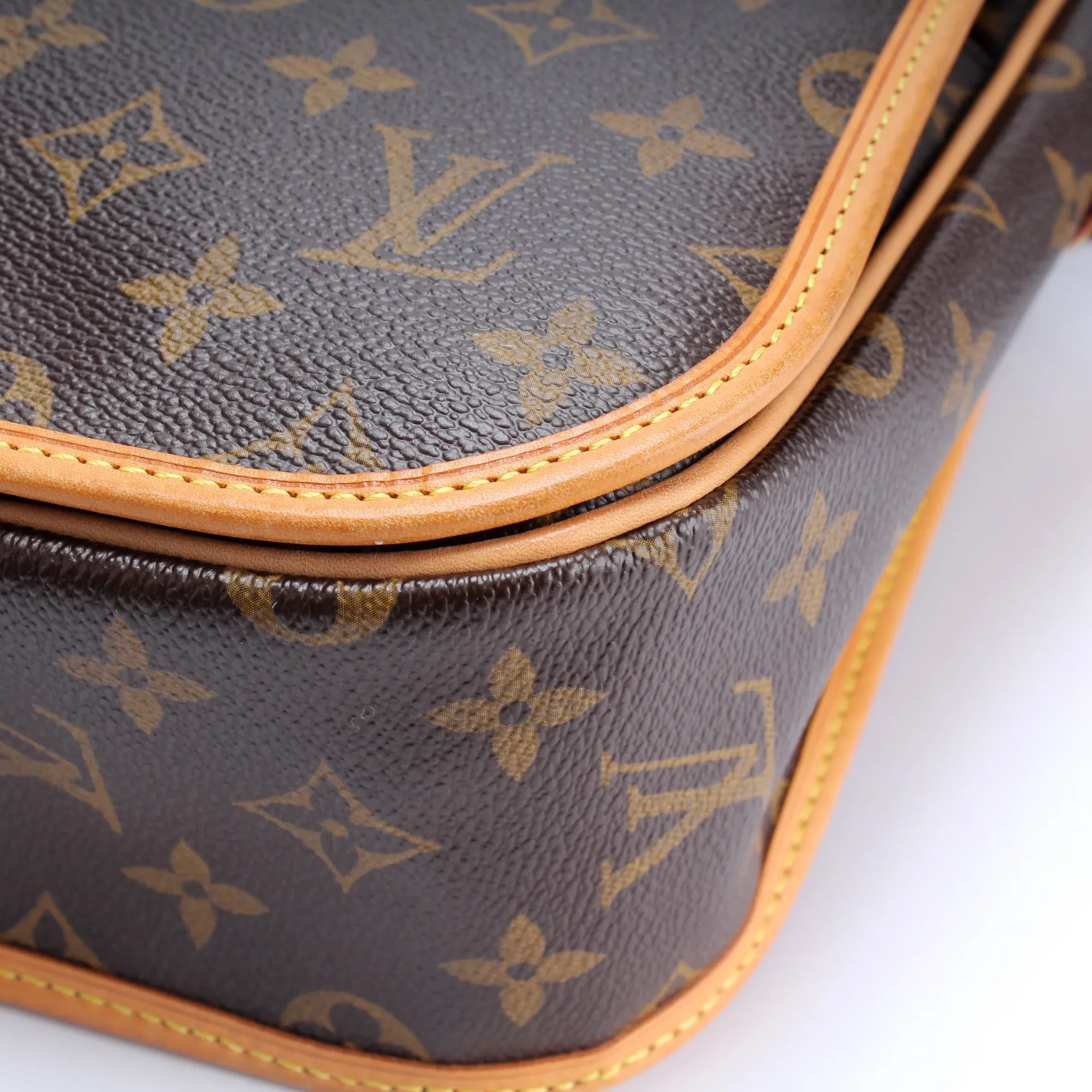 Bosphore Messenger PM Monogram