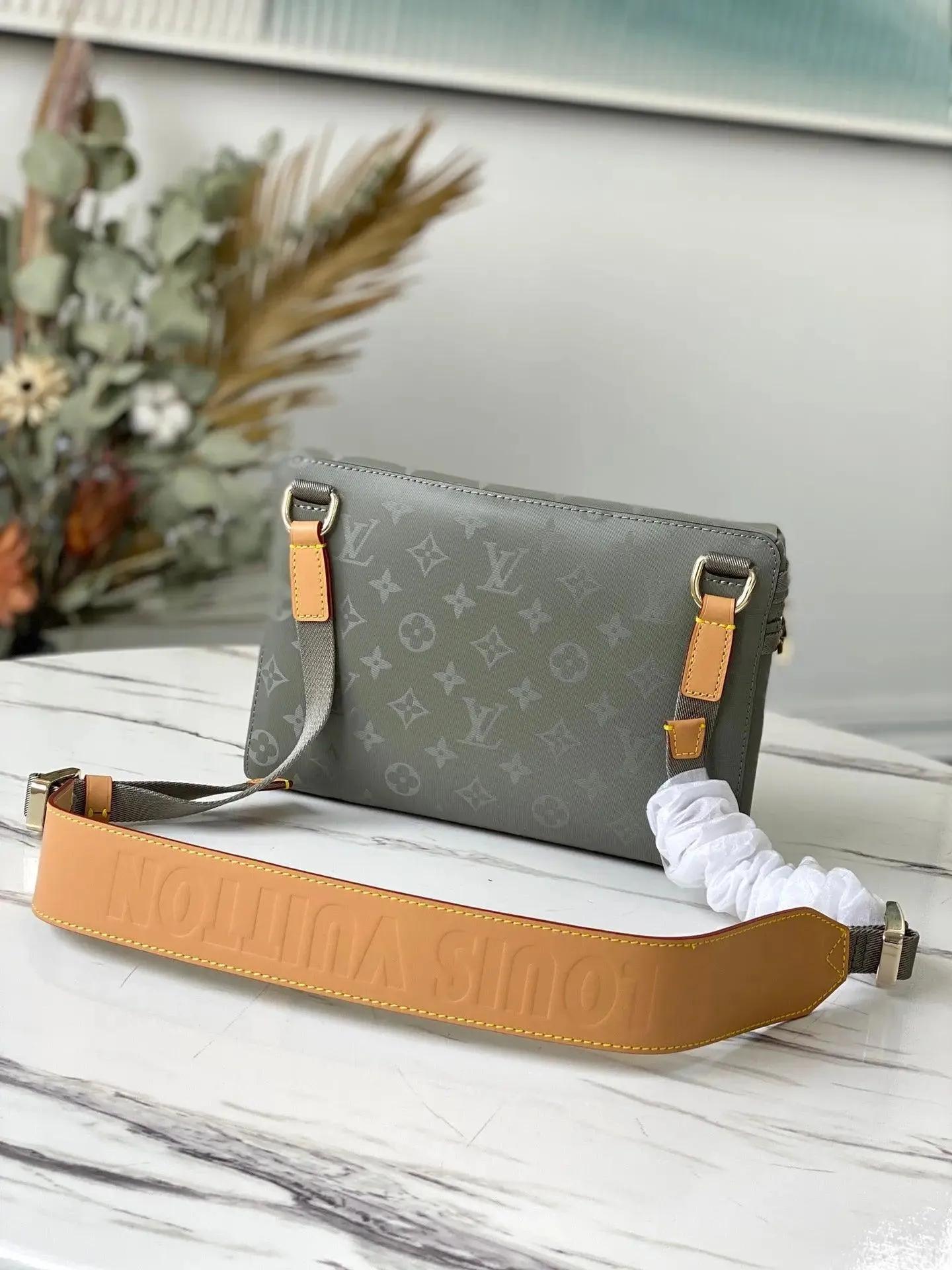 SO - New Fashion Women's Bags LV Messenger Monogram Titanium A0101