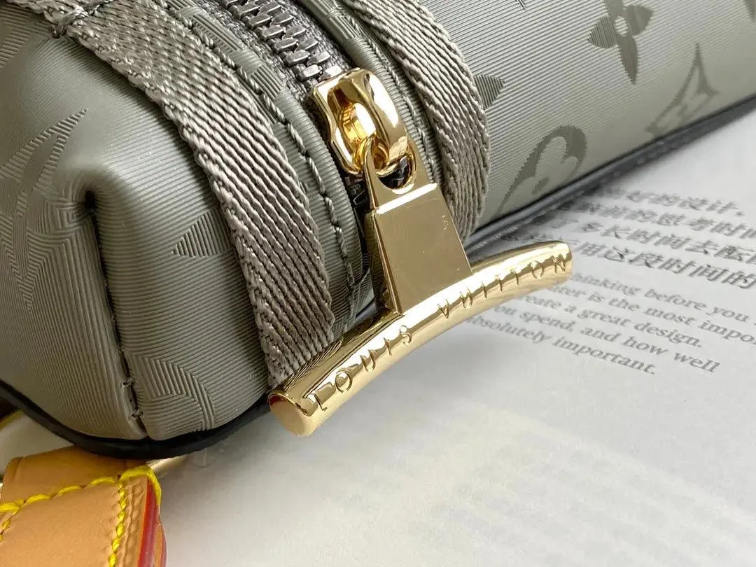 SO - New Fashion Women's Bags LV Messenger Monogram Titanium A0101